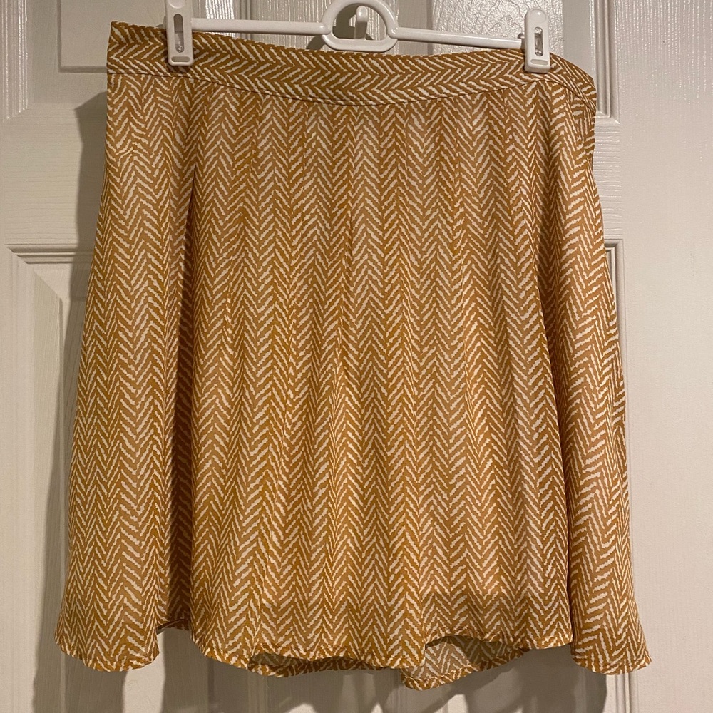 Old Navy patterned skirt